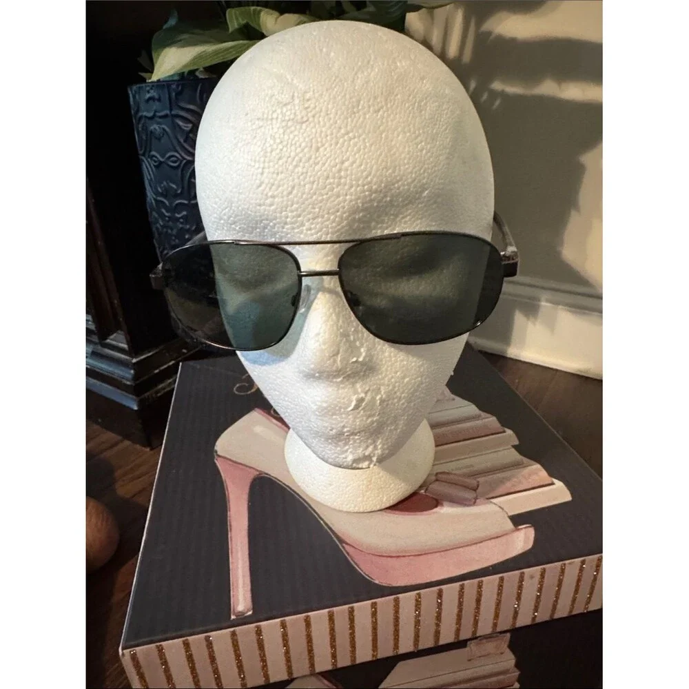Classic Aviator Sunglasses in Dark Green Lenses